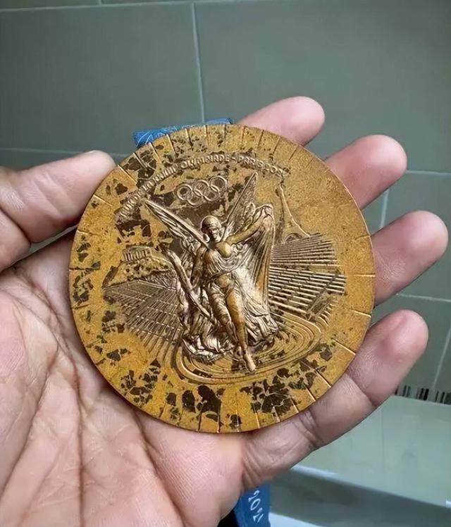 世俱杯决赛-激烈比拼，法国运动员斩获奖牌
