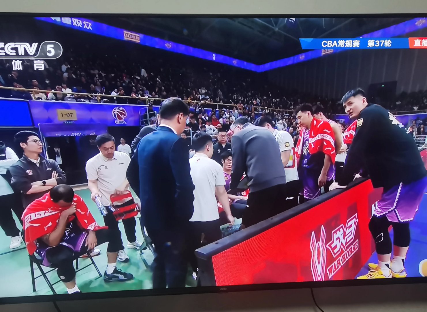 世俱杯参赛资格-紧张激烈的比赛中，球队力克对手
