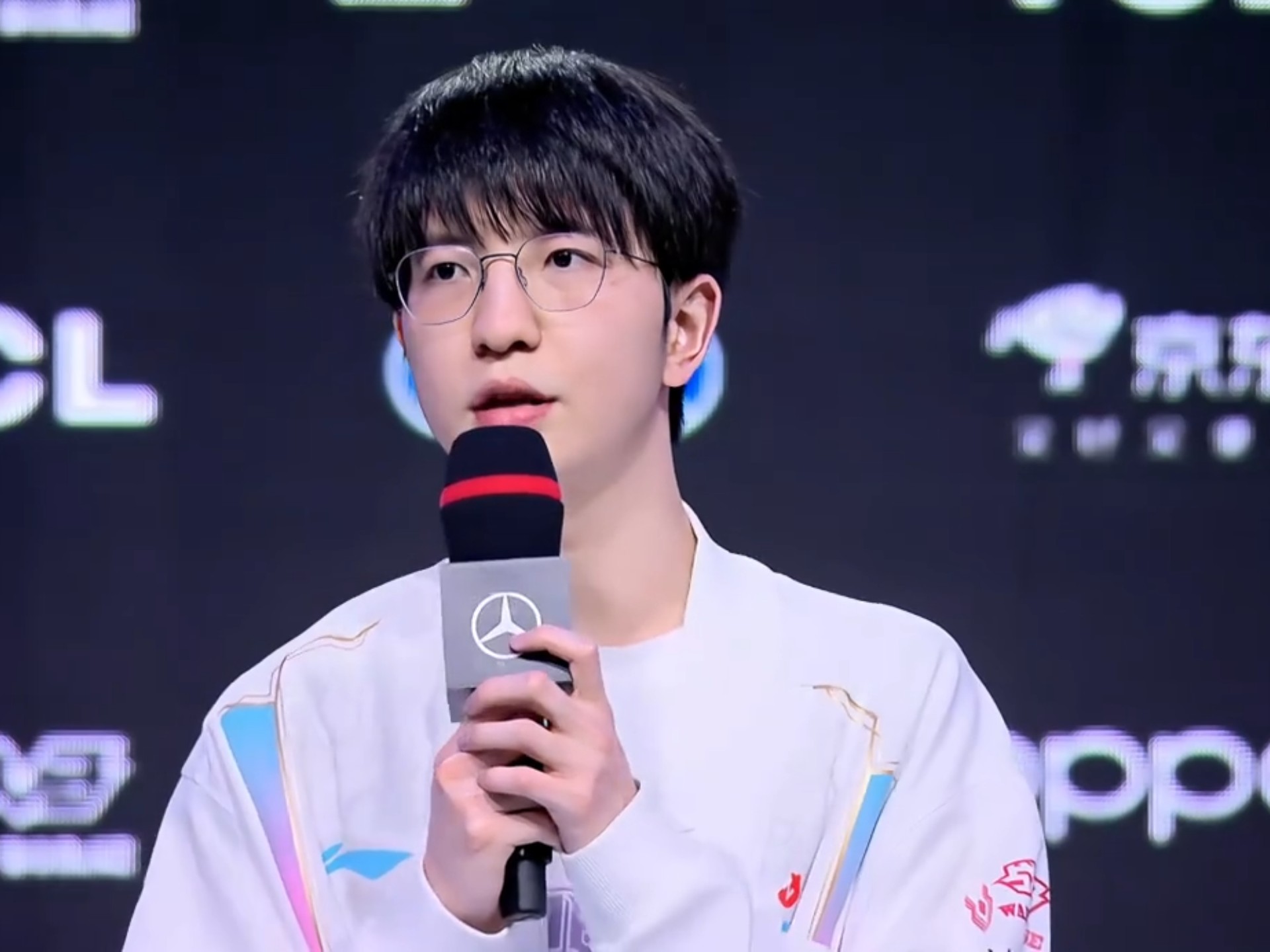 G2血洗WBG，Elk打出惊人五杀鏖战多局成都决赛之夜，技惊四座