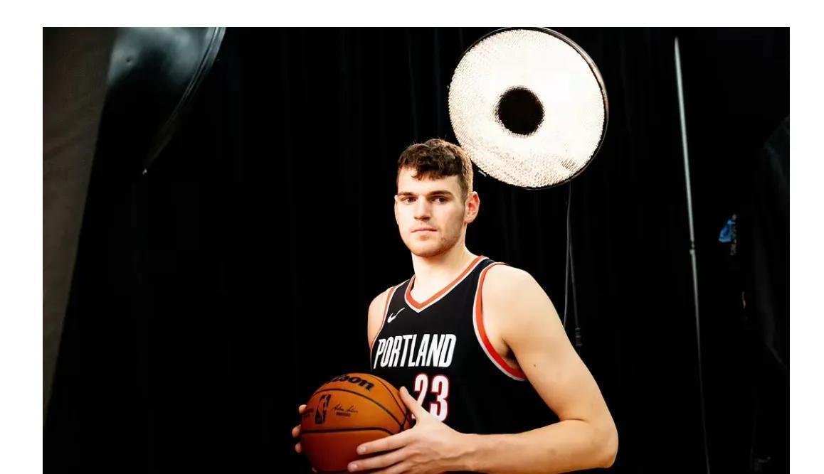 开拓者主场失利,球队主帅遭遇质疑 开拓者主场失利,球队主帅遭遇质疑