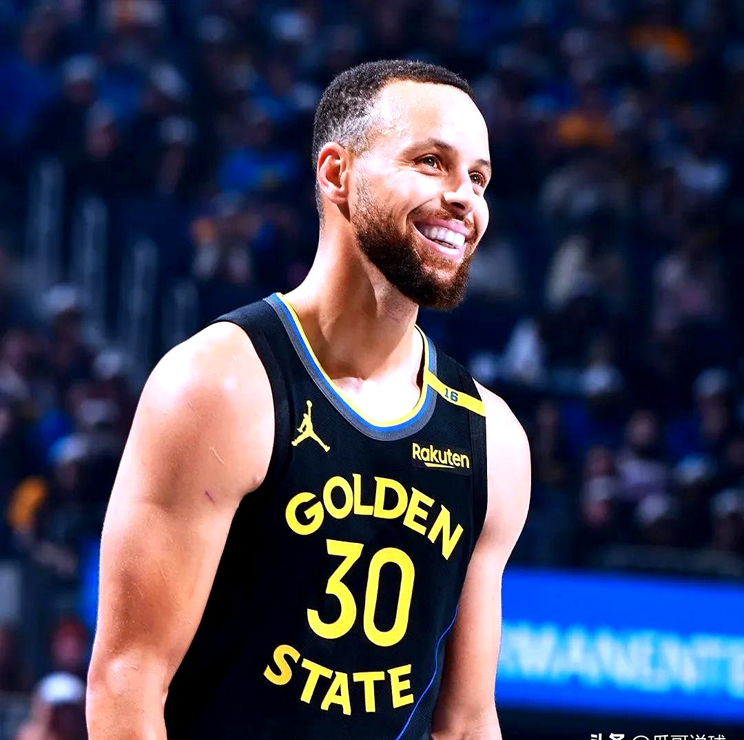 世俱杯赛程-勇士队主帅赞赏库里表现：他是我们的领袖