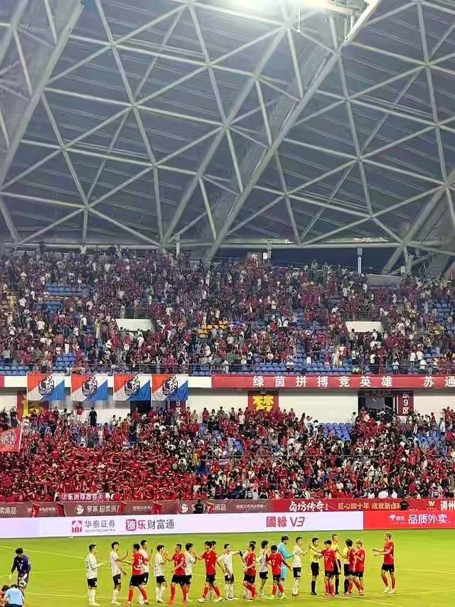 世俱杯奖金-精彩足球比赛引发全球观众热切期盼