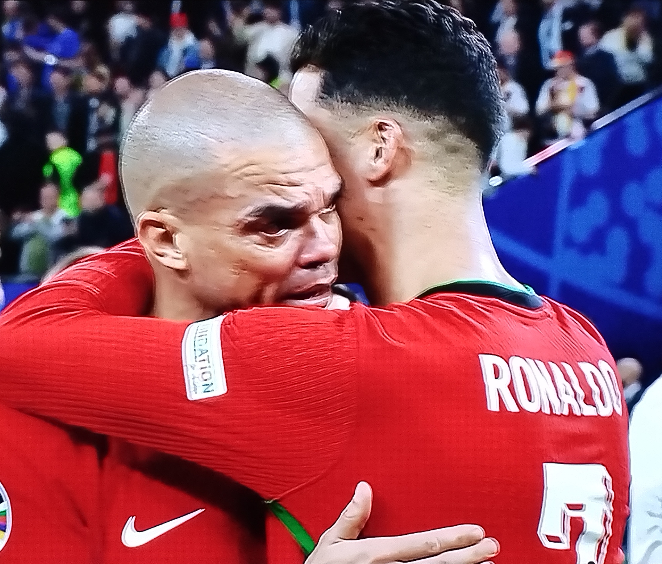 世俱杯参赛资格-欧洲杯热门球队争夺金杯，悬念重重