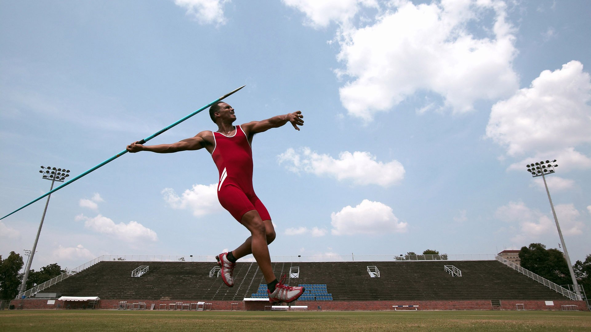 世俱杯直播-雷恩黄昏与马德里星夜,两个平行宇宙里的同一种征服